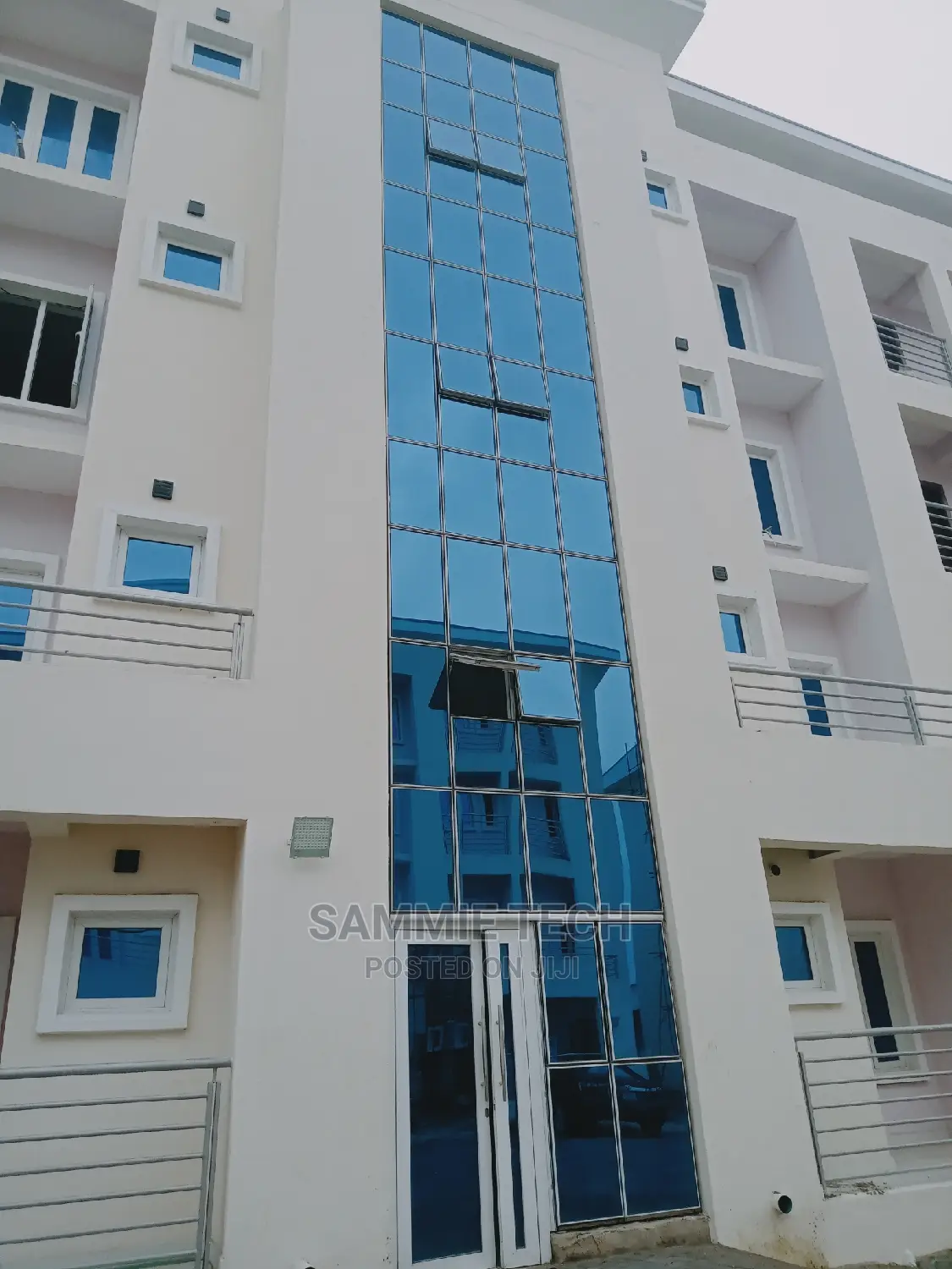 Frameless Curtain Wall