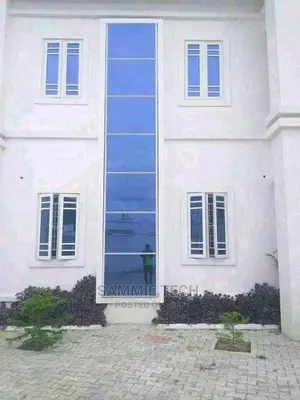 Frameless Curtain Wall
