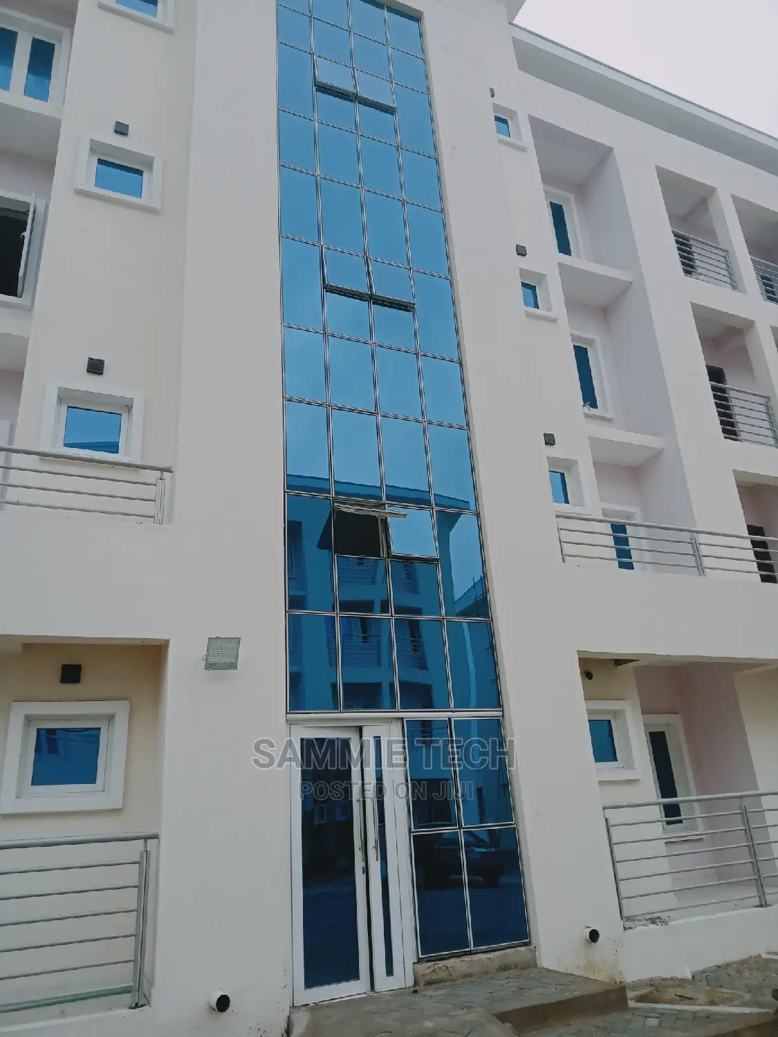 Frameless Curtain Wall