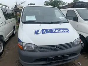 Toyota HiAce 2004 White