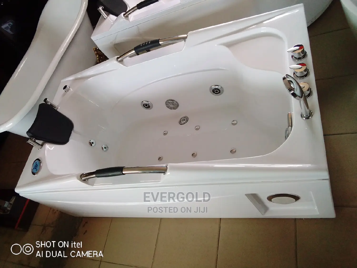 170×90 Single Jacuzzi Available