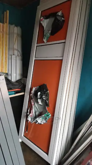 Aluminum Toilet Door With Composite Board