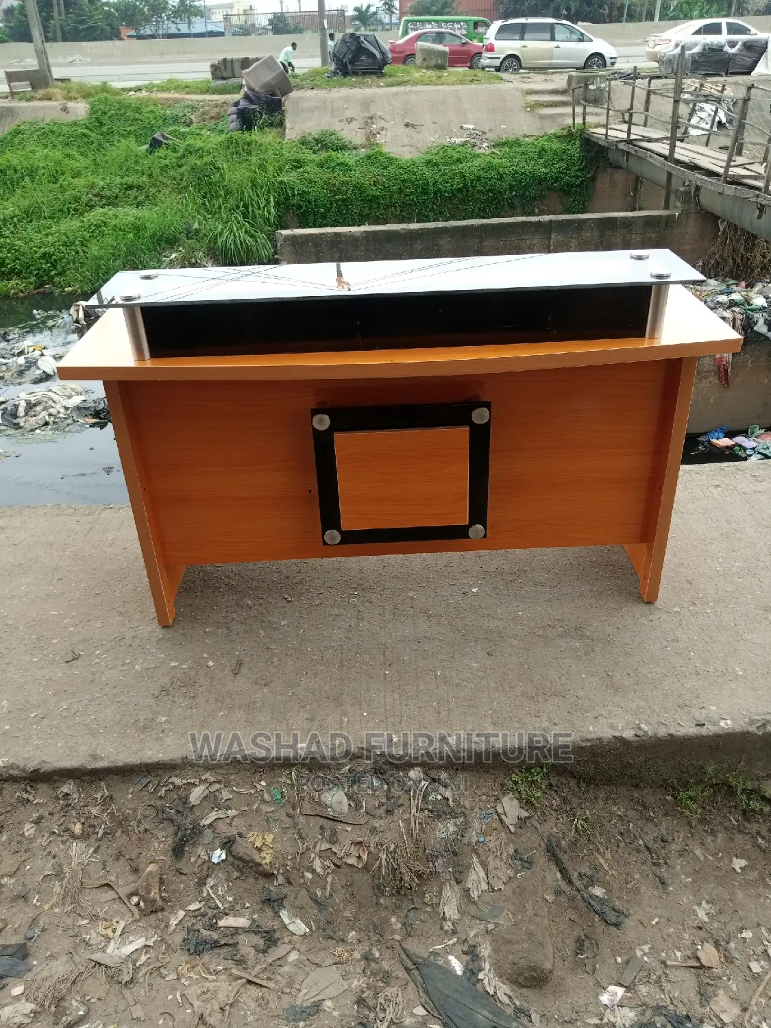 Receptionist Table