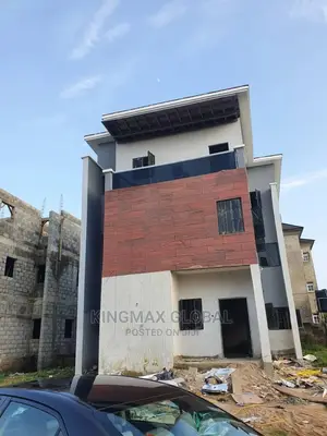 5bdrm Duplex in Dakibiyu for sale