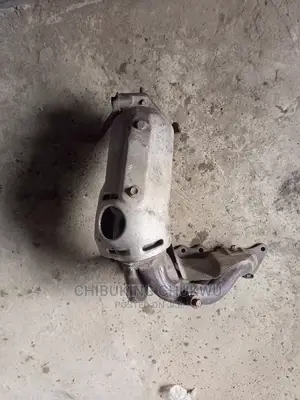 Toyota Camry 2.2 Catalytic Manifold Exhaust Pot.