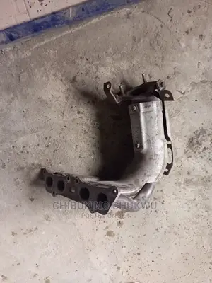Toyota Camry 2.2 Catalytic Manifold Exhaust Pot.