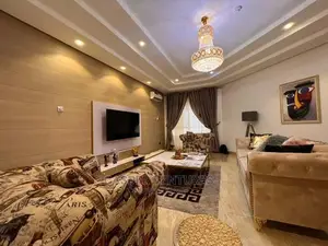 Dazzling and Appealing 3-Bedroom Shared Apartment