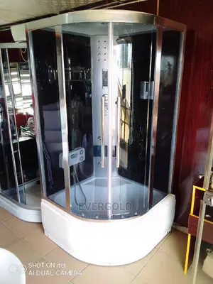 100×100 High Base Shower Room
