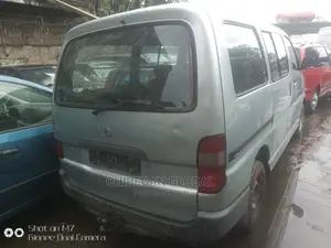 Toyota HiAce 2002 Blue