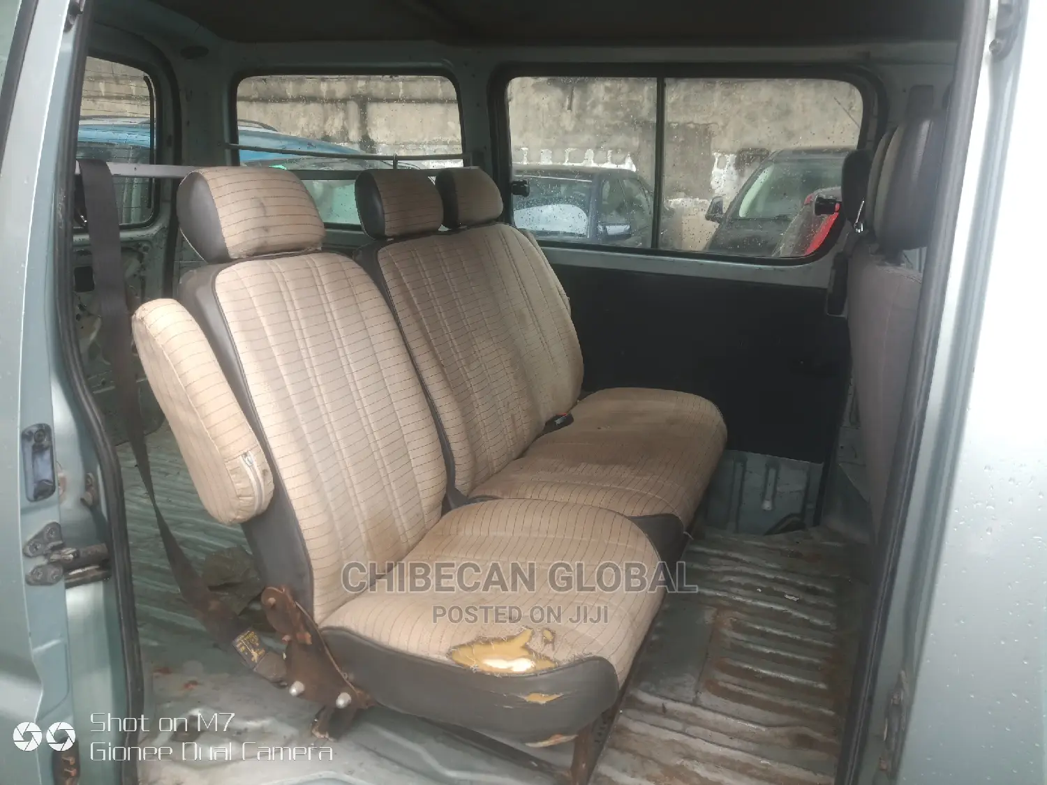 Toyota HiAce 2002 Blue
