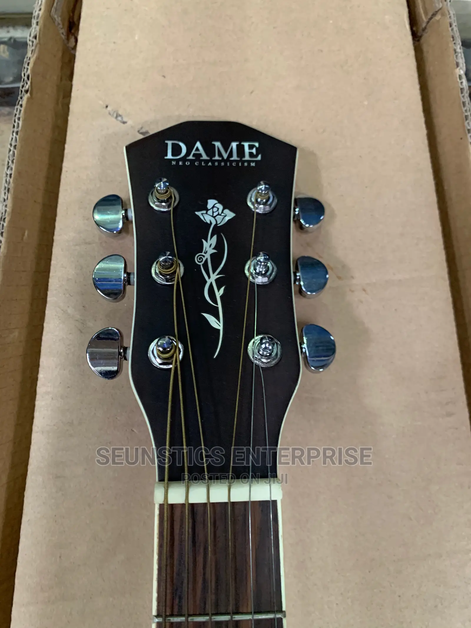 Original Dame Acoustic Guitar