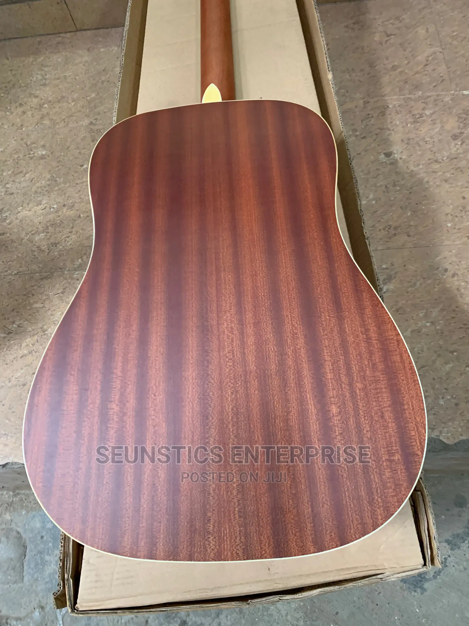 Original Dame Acoustic Guitar