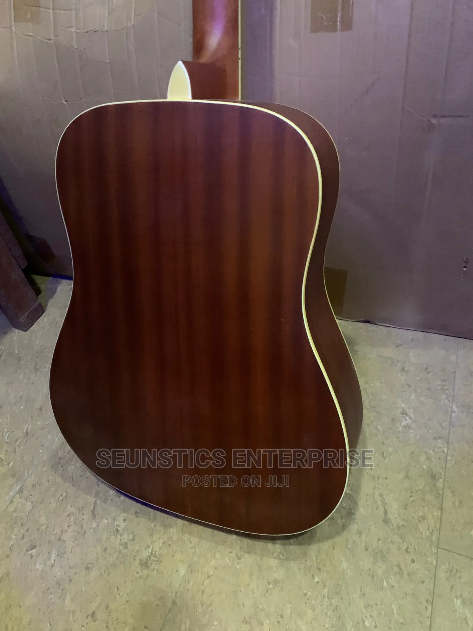 Original Dame Acoustic Guitar