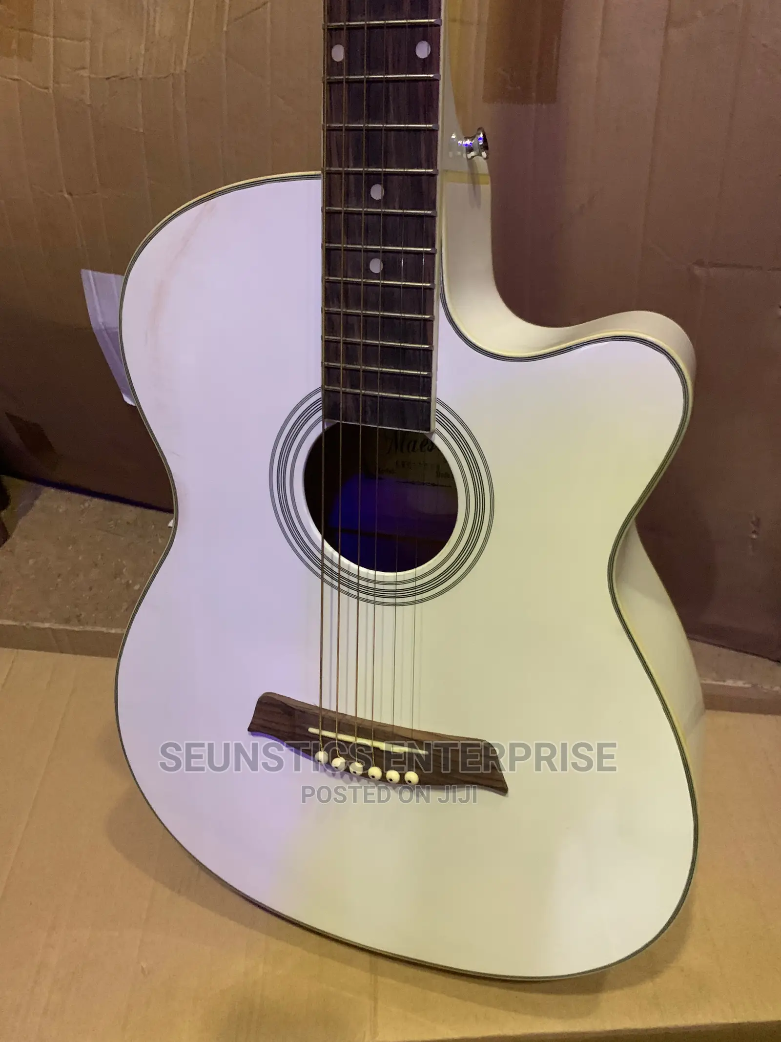 Quality Maestro Acoustic Guitar
