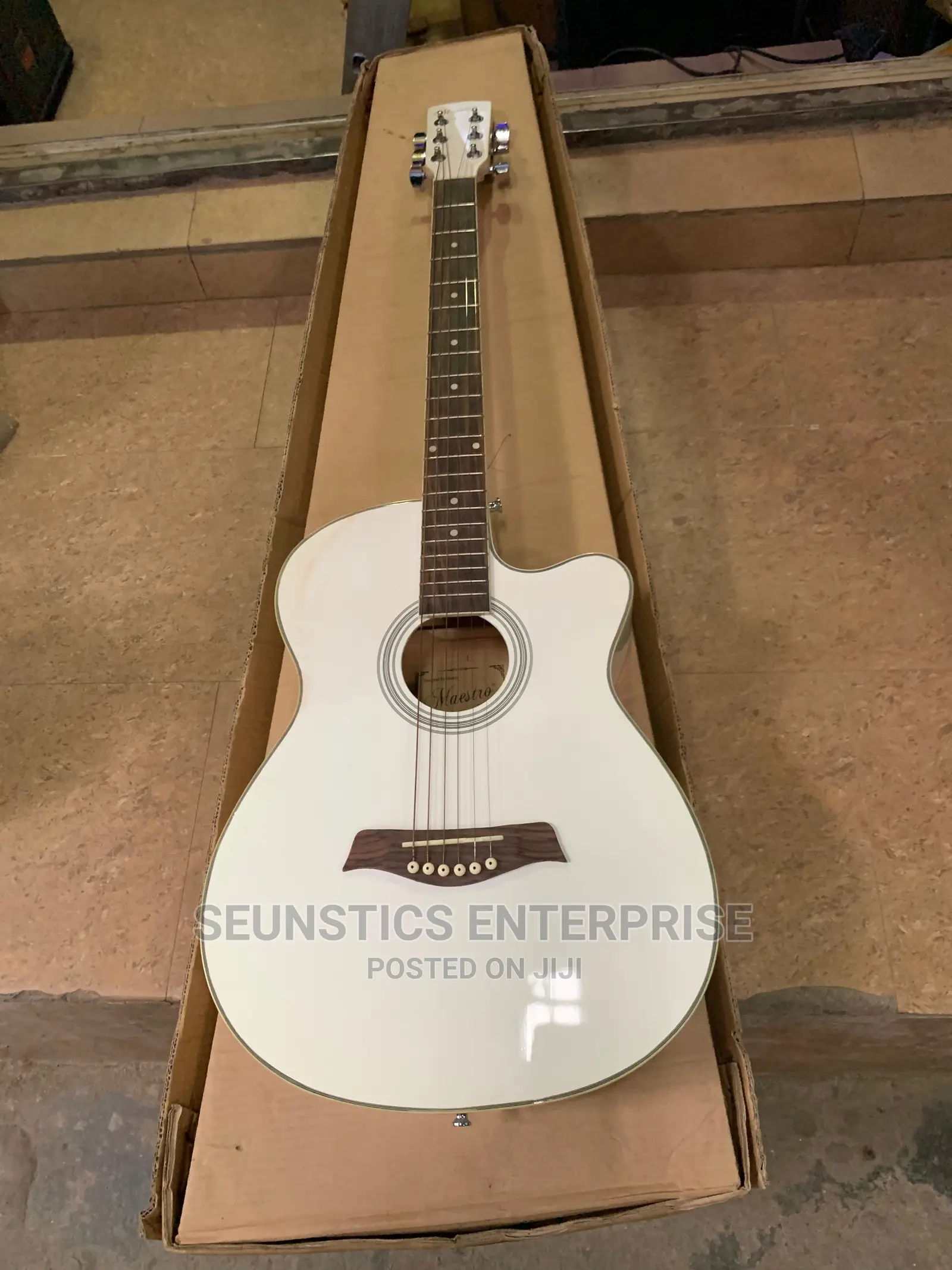 Quality Maestro Acoustic Guitar