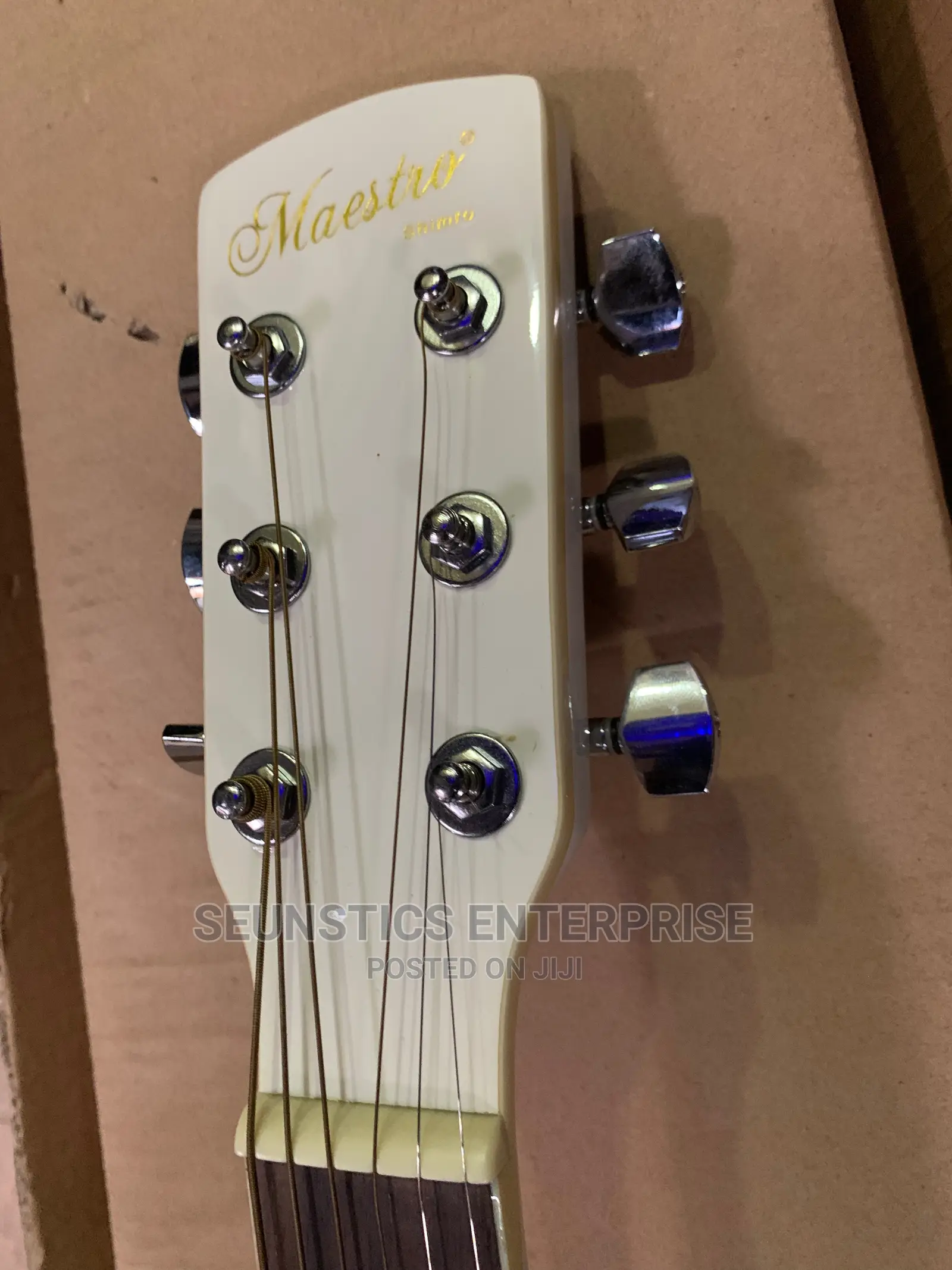 Quality Maestro Acoustic Guitar