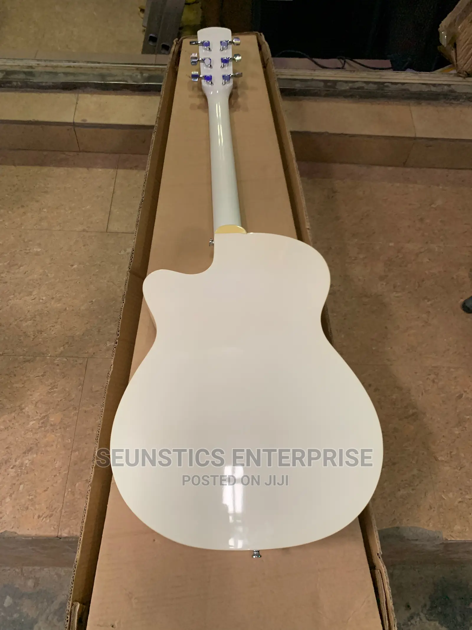Quality Maestro Acoustic Guitar