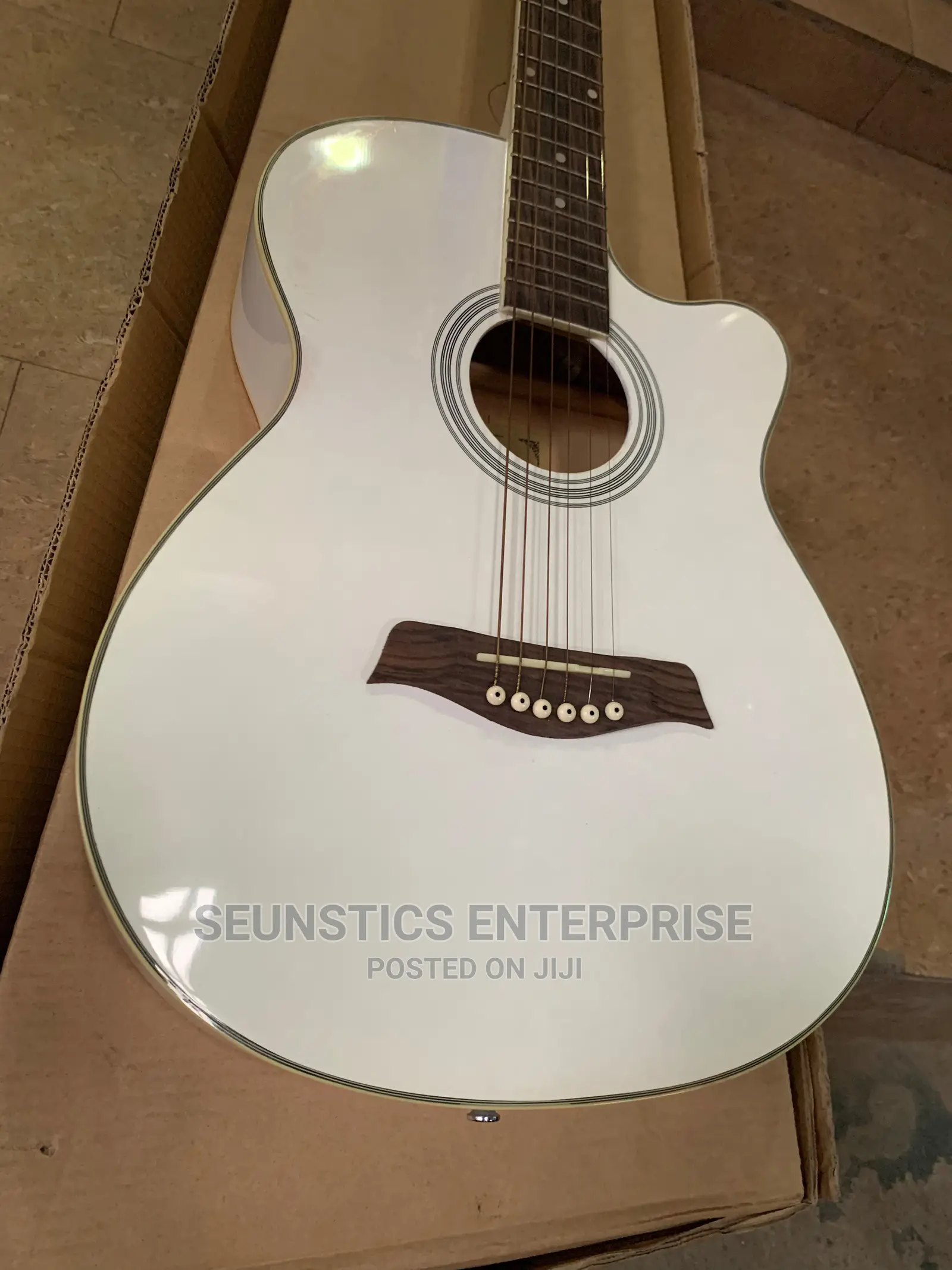 Quality Maestro Acoustic Guitar