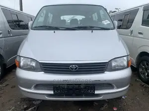 Toyota HiAce 2003 Silver