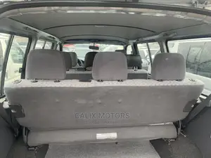 Toyota HiAce 2003 Silver