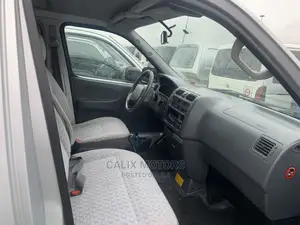 Toyota HiAce 2004 Silver