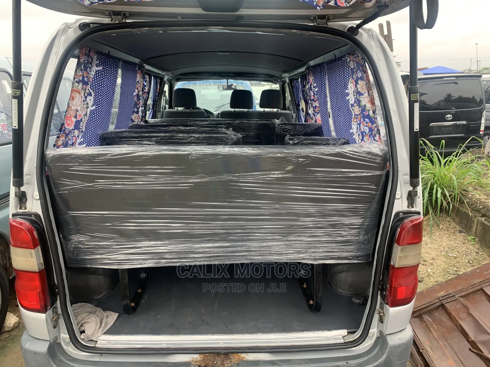 Toyota HiAce 2004 Silver