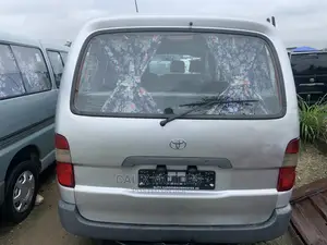 Toyota HiAce 2004 Silver