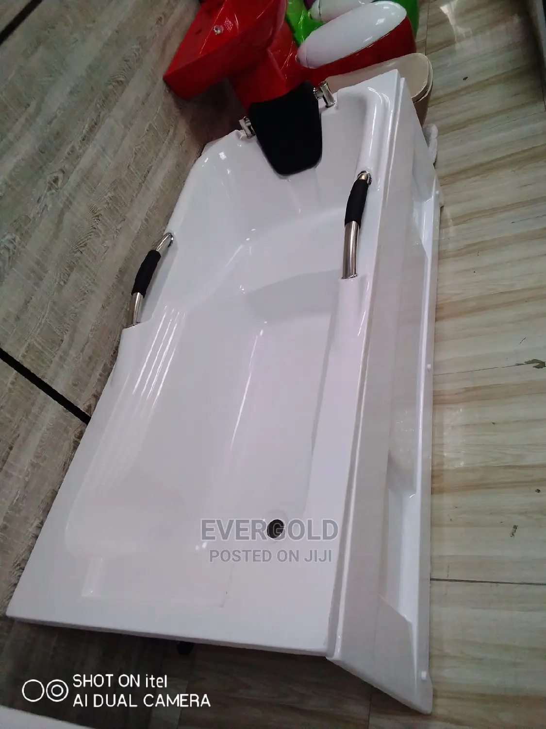 Executive Bathtub Available