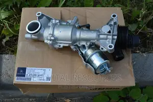 Mercedes Benz C300 W205 Engine Water Pump