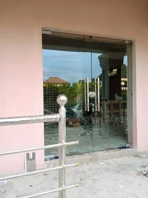Glass Door Frameless