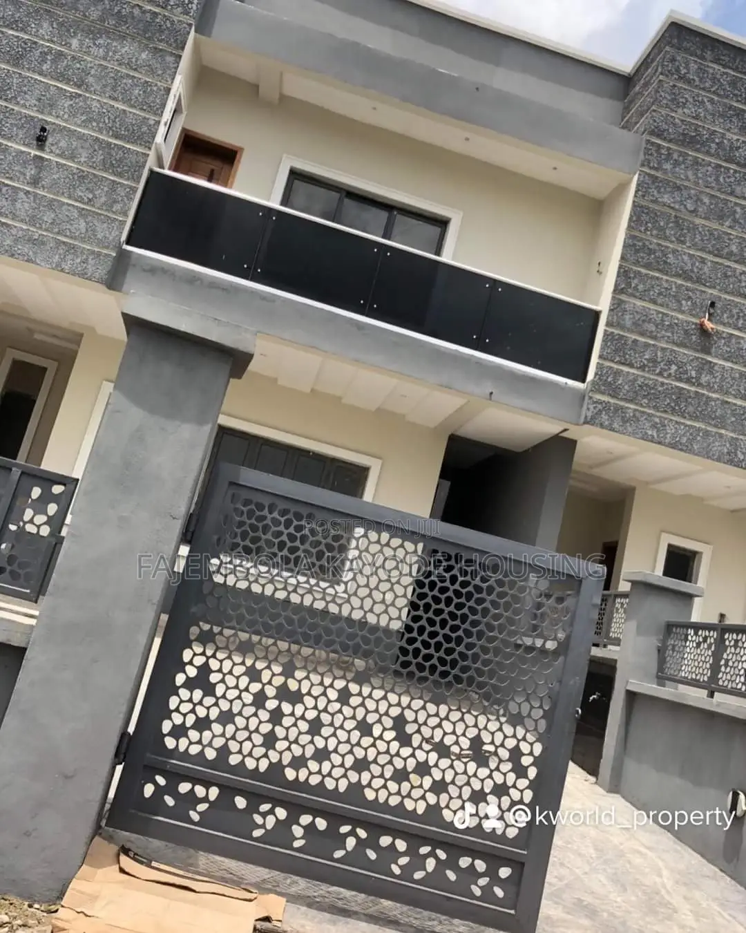 3bdrm Duplex in Calton Gate Gra, Akobo for sale