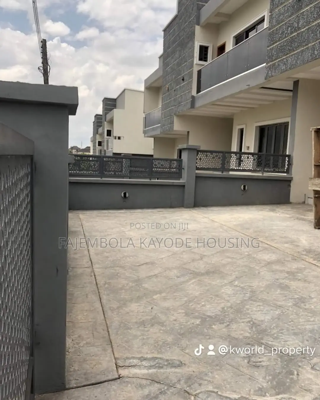 3bdrm Duplex in Calton Gate Gra, Akobo for sale