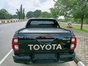 New Toyota Hilux 2022 Black