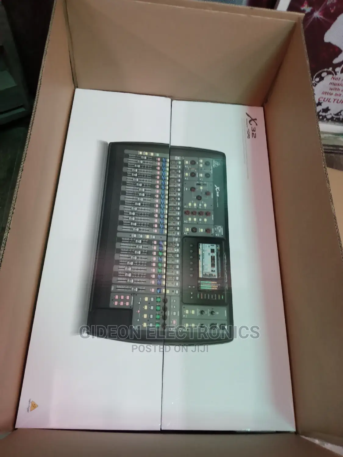 Behringer X32 Mixer.