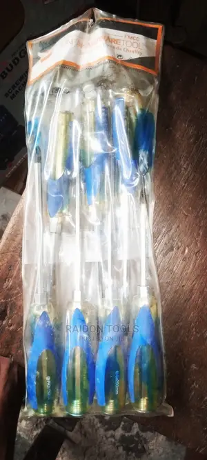Complete Set of Mechanical and Engineering Screwdriver