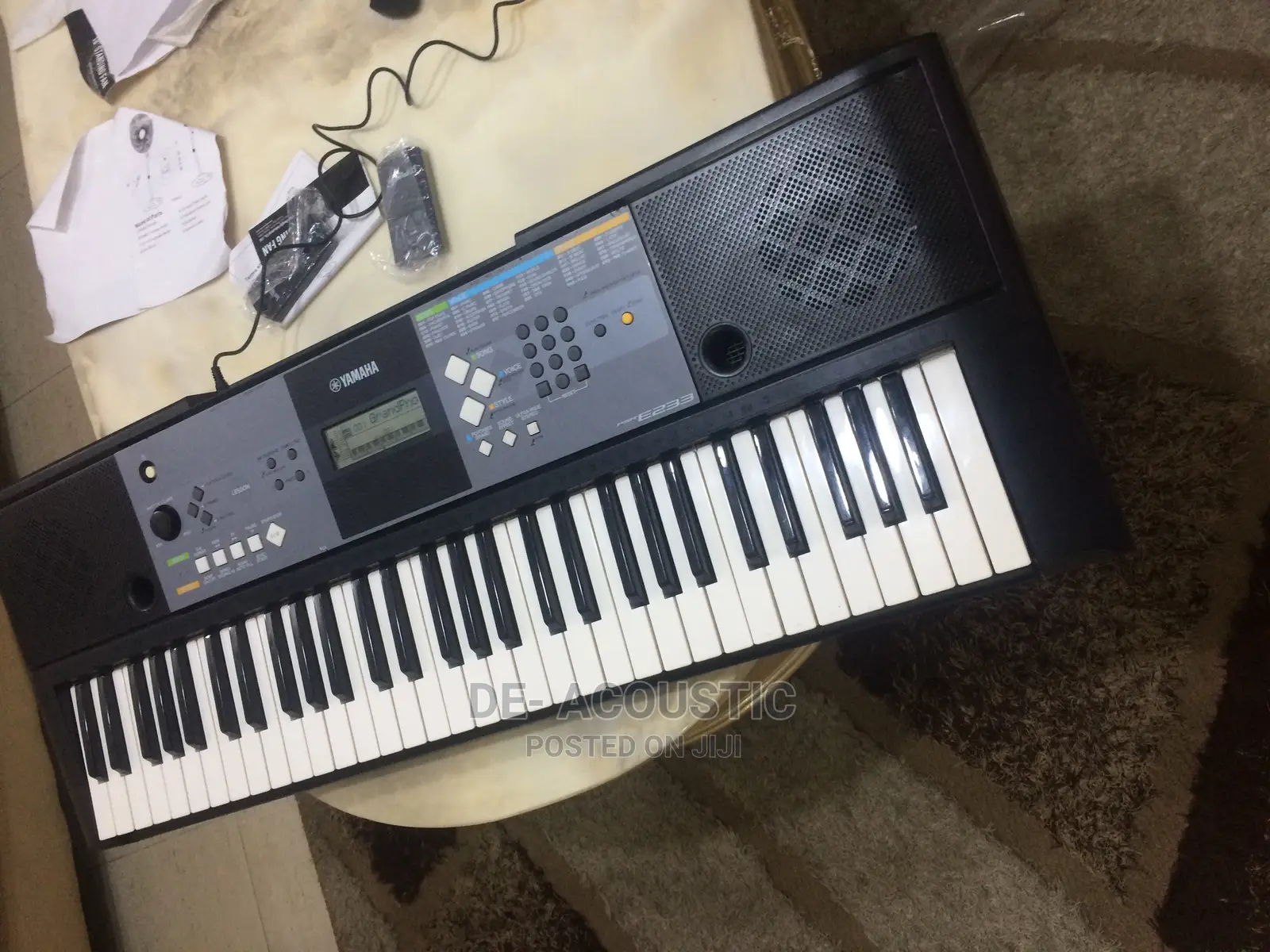 Yamaha PSR-E233 61-Key Premium Portable Keyboard Package