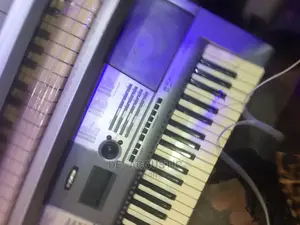 Yamaha PSR-E403 Portable Keyboard. 100% Tested and Working