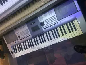 Yamaha PSR-E403 Portable Keyboard. 100% Tested and Working
