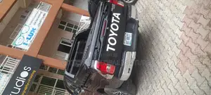 Toyota Hilux Booth Cover .S.