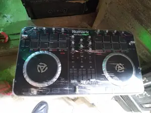 Numark Mixtrack PRO Ii