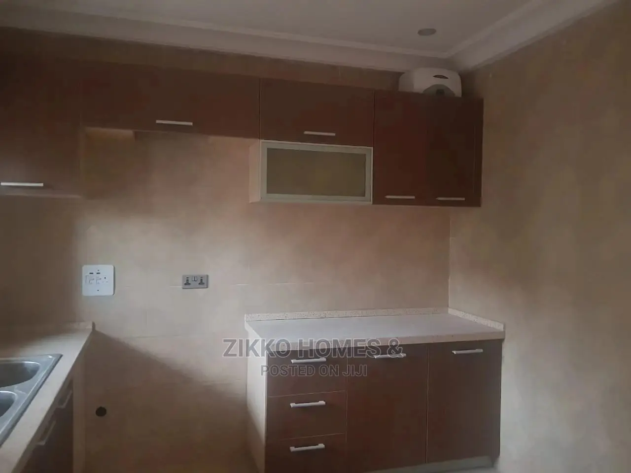 Furnished 5bdrm Block of Flats in Macpherson, Bourdillon for Sale