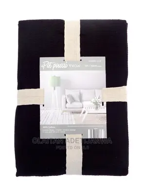 Luxurious Throw for Sofa Cushion