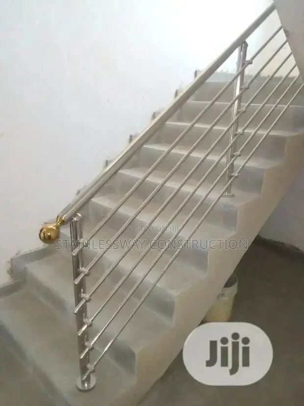 Handrail Design With Gold Bill Top
