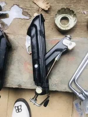 All Class of Mercedes Benz Jack Are Available