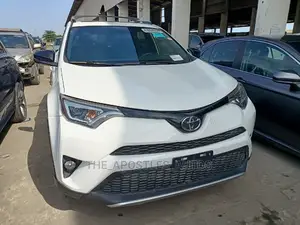 Toyota RAV4 SE FWD (2.5L 4cyl 6A) 2016 White