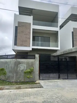 Furnished 4bdrm Duplex in Pinnock Estate Lekki for sale