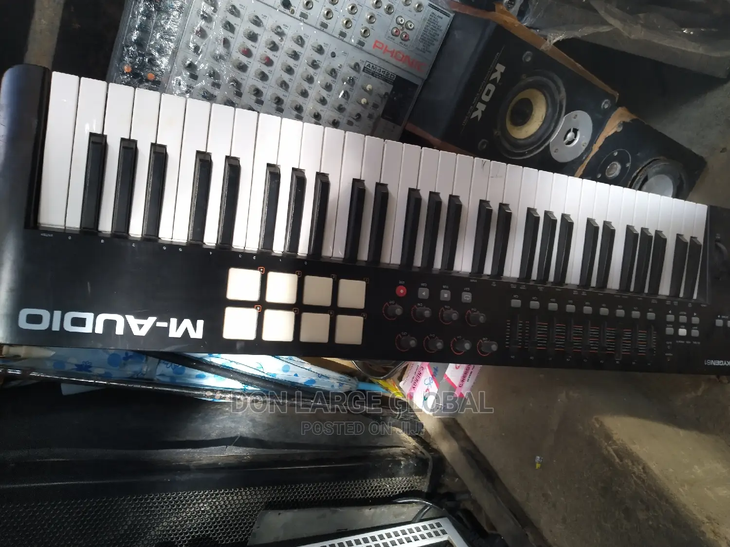M-Audio Oxygen61 Midi Controller