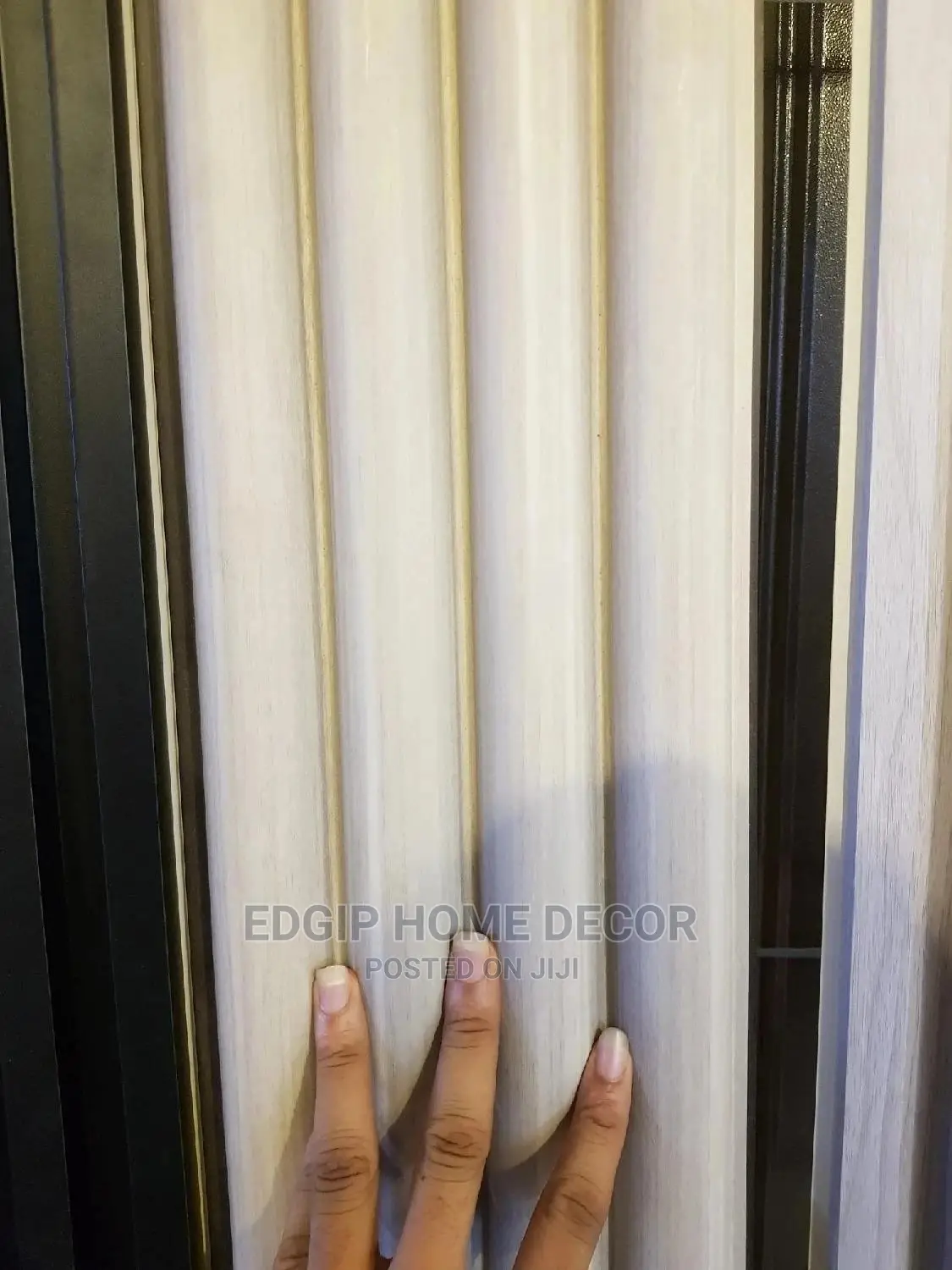 Fluted Panel Big