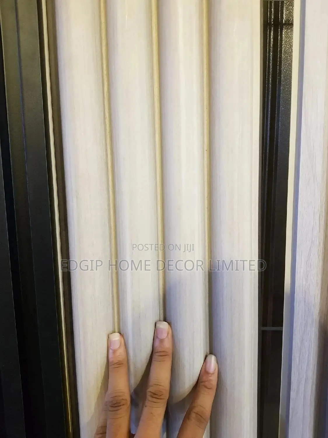 Fluted Panel Big