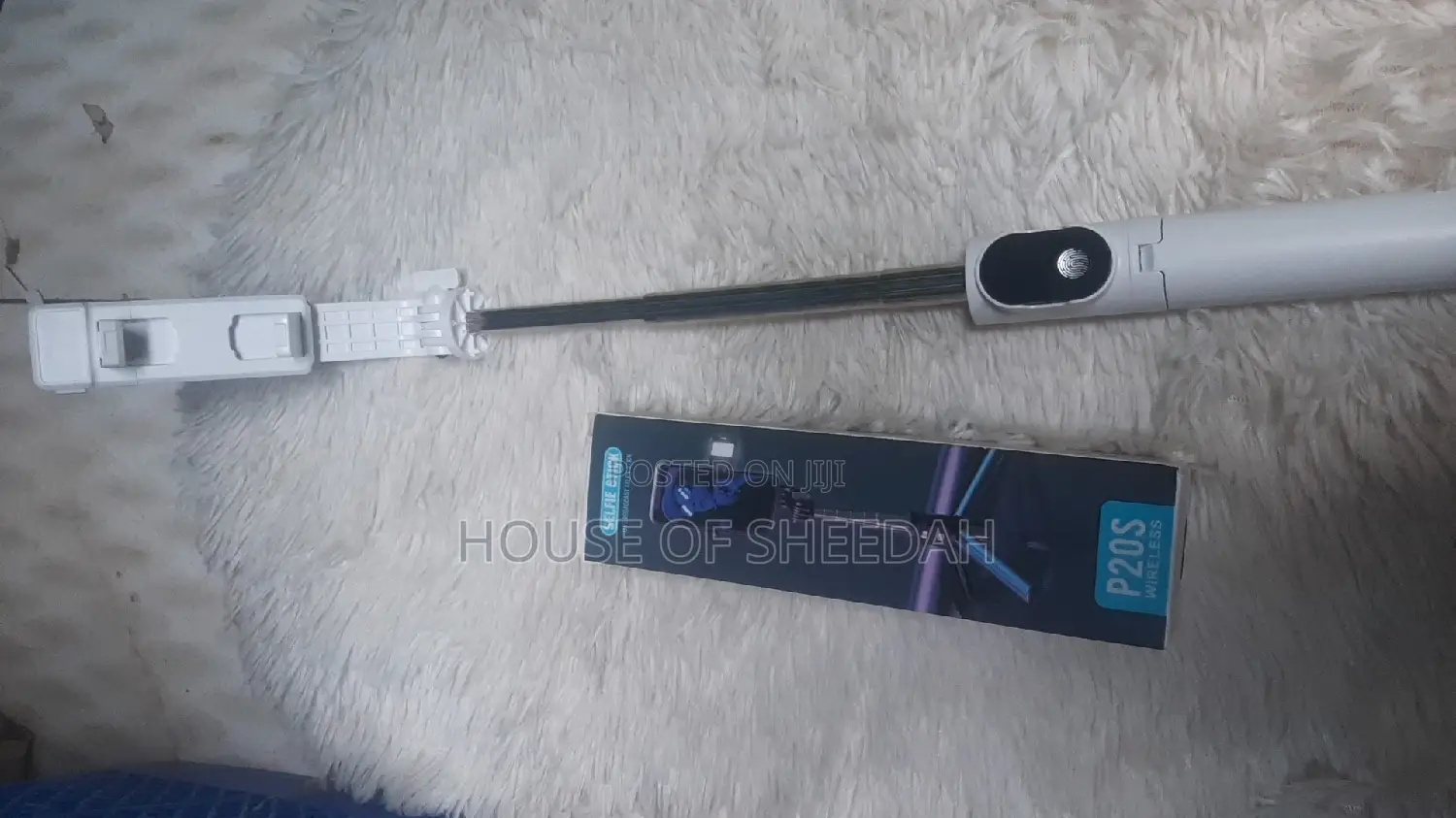 Multifunctional Wireless Bluetooth Selfie Stick With Light